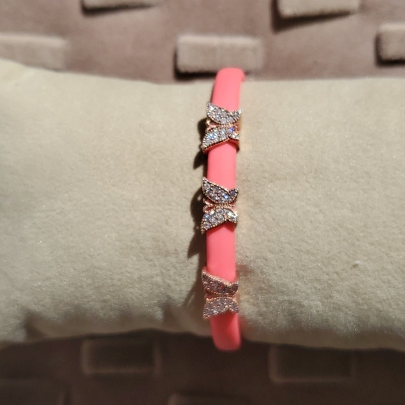fuchsia pink rubber bracelets with silver - Picture 4 of 5